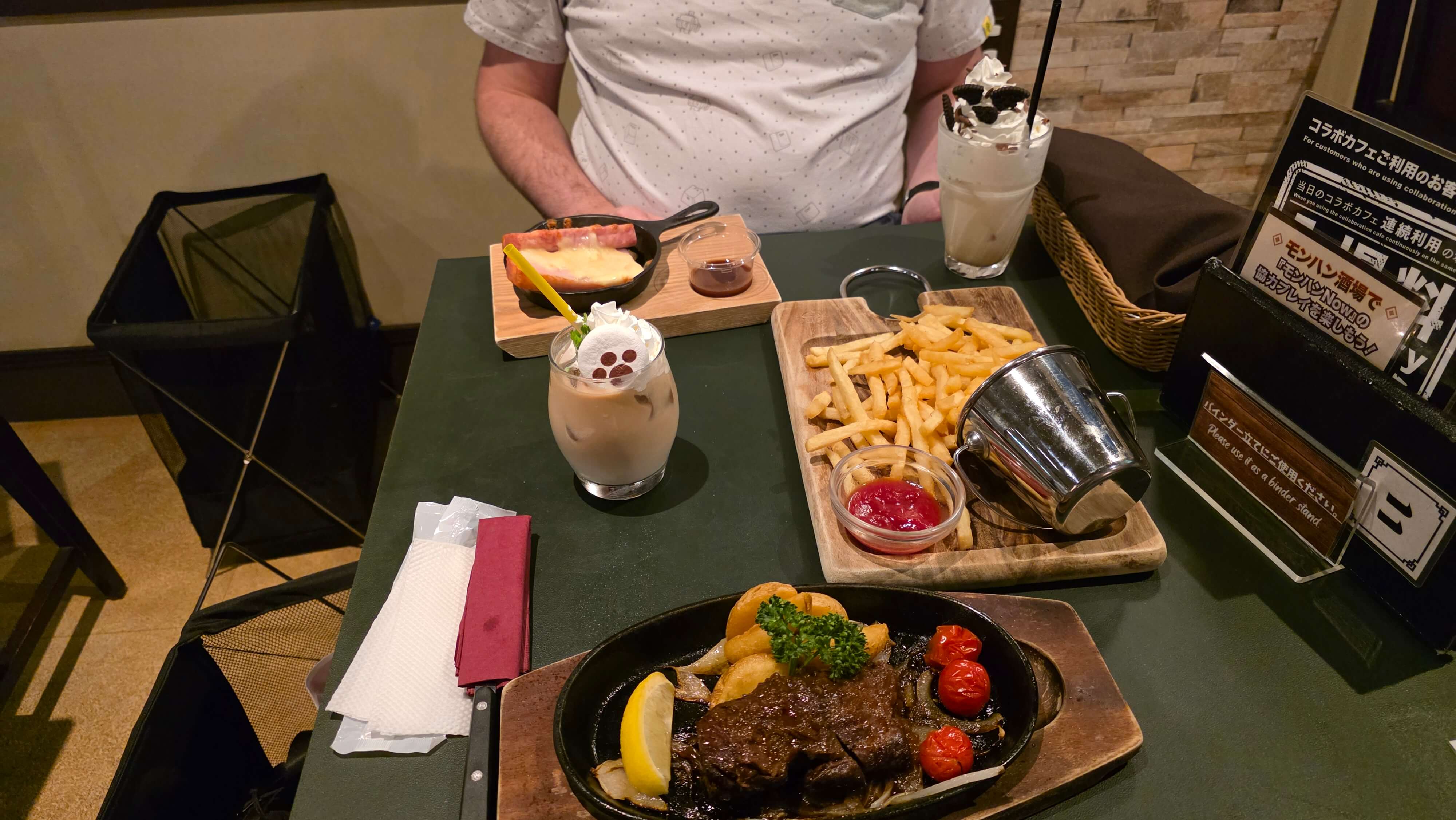 /images/Osaka/Osaka%205/monster%20hunter%20food.jpg