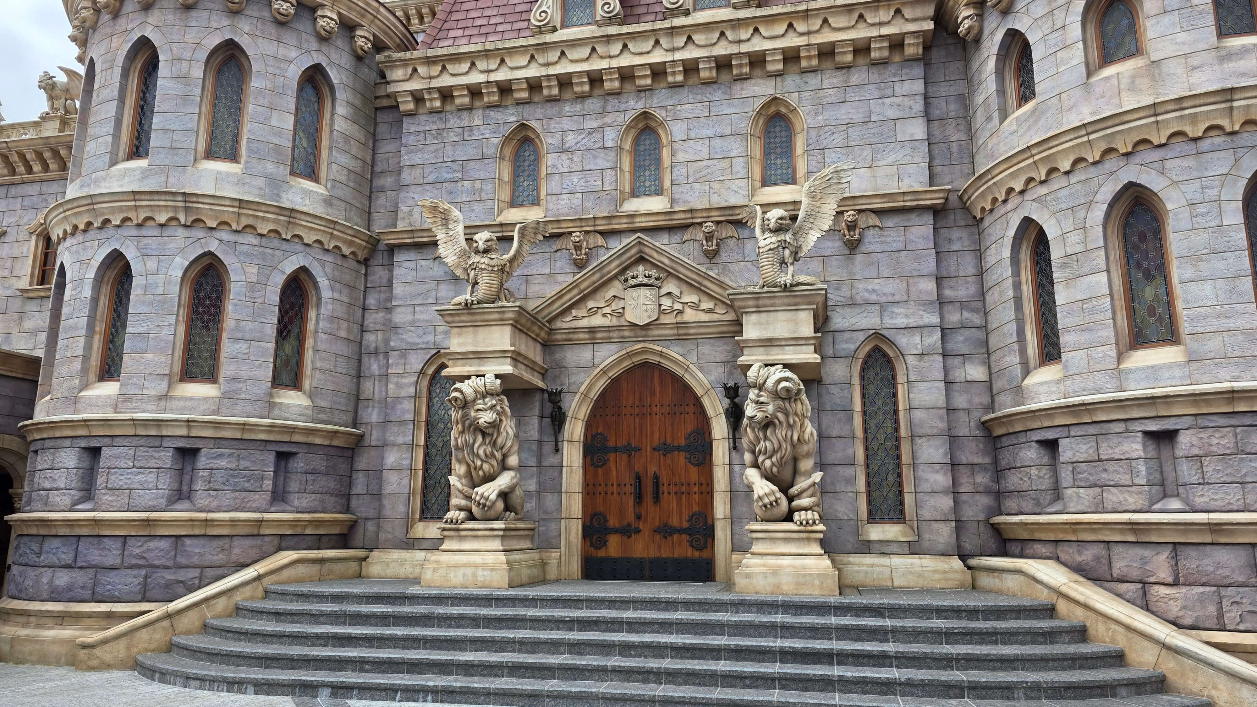 /images/Tokyo/Tokyo%20Disney%20Land/chateau%20belle%20et%20la%20bete.jpg