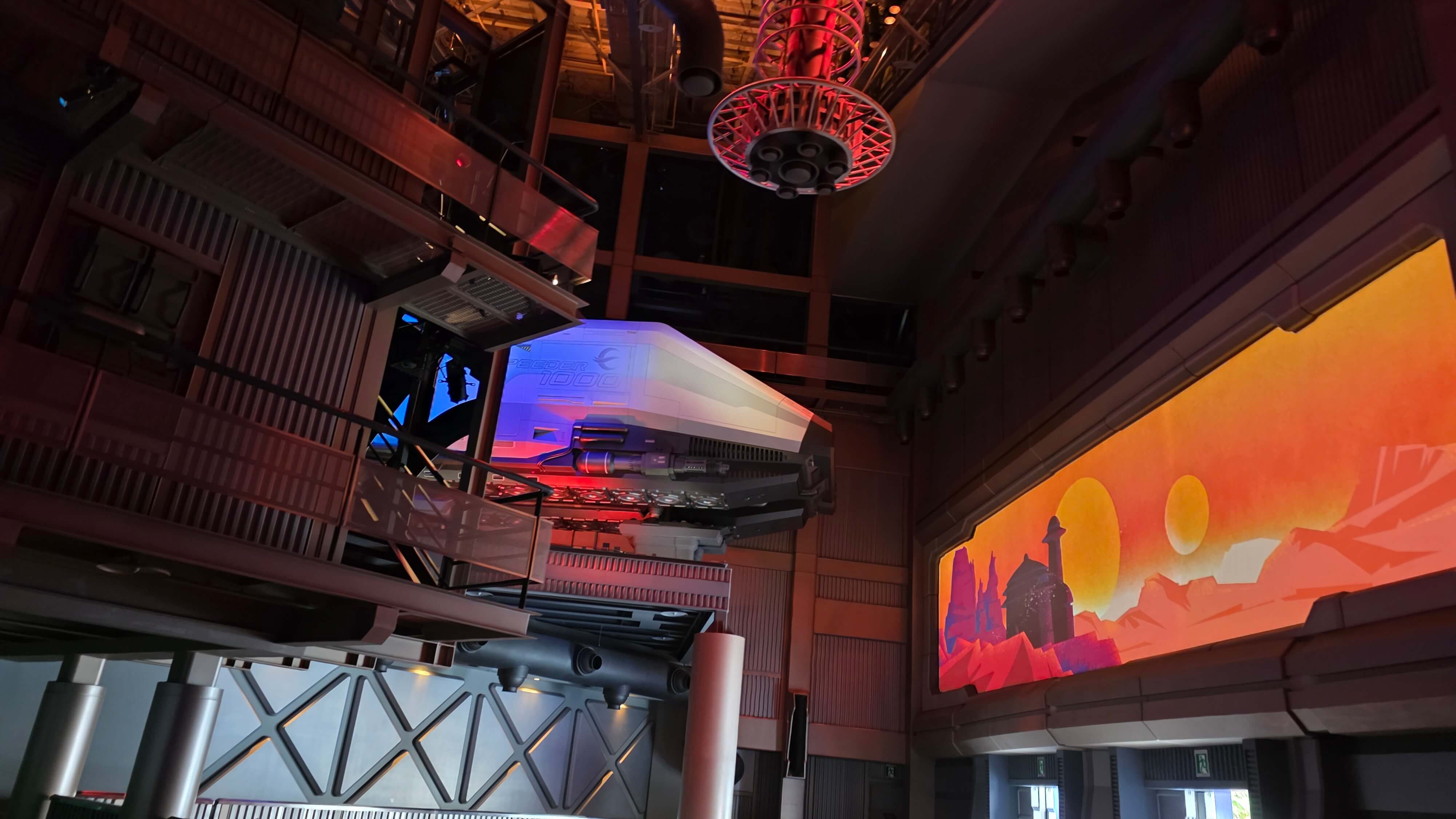/images/Tokyo/Tokyo%20Disney%20Land/star%20ward.jpg
