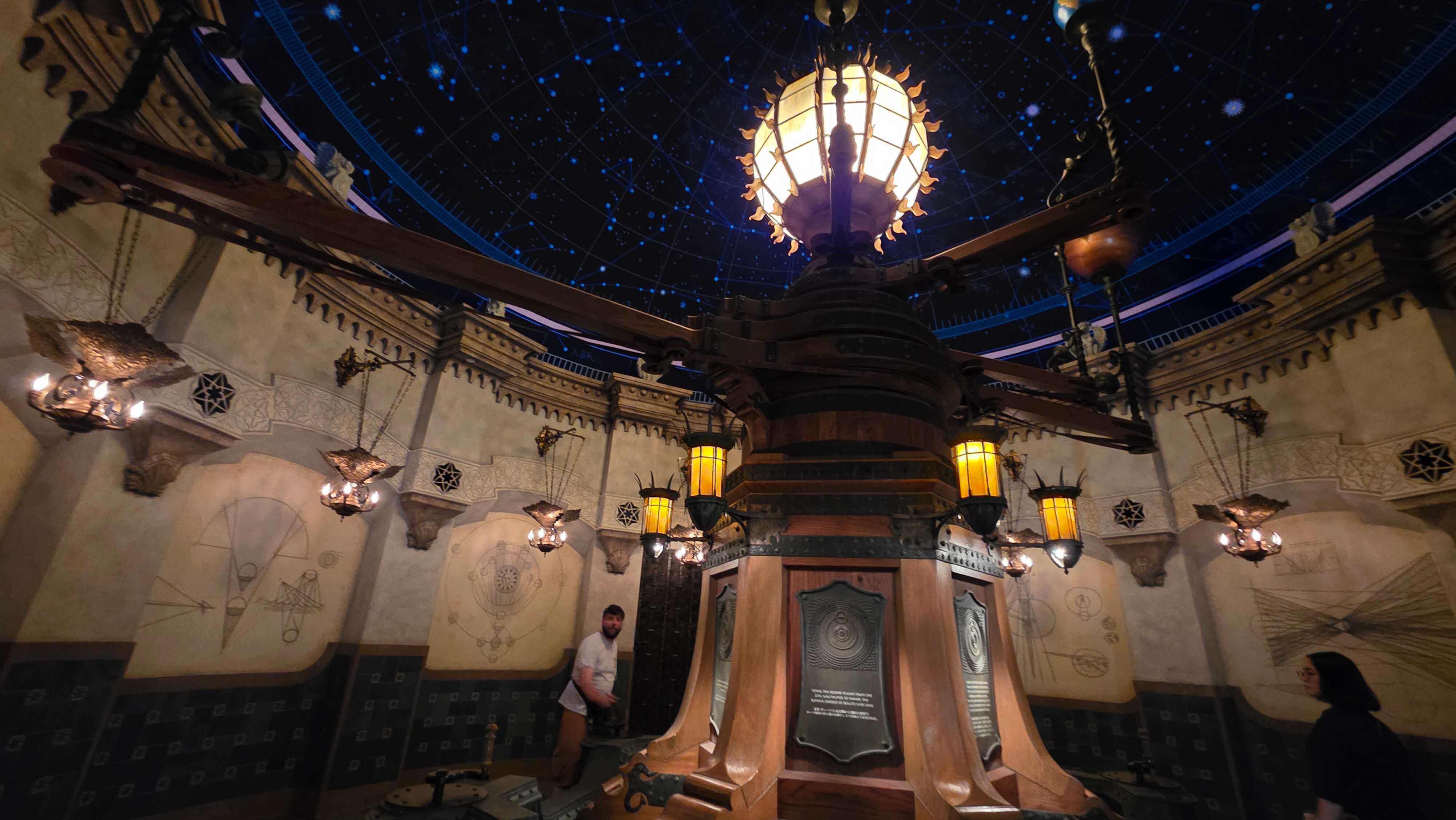 /images/Tokyo/Tokyo%20Disney%20Sea/leonardo%20astronomie.jpg