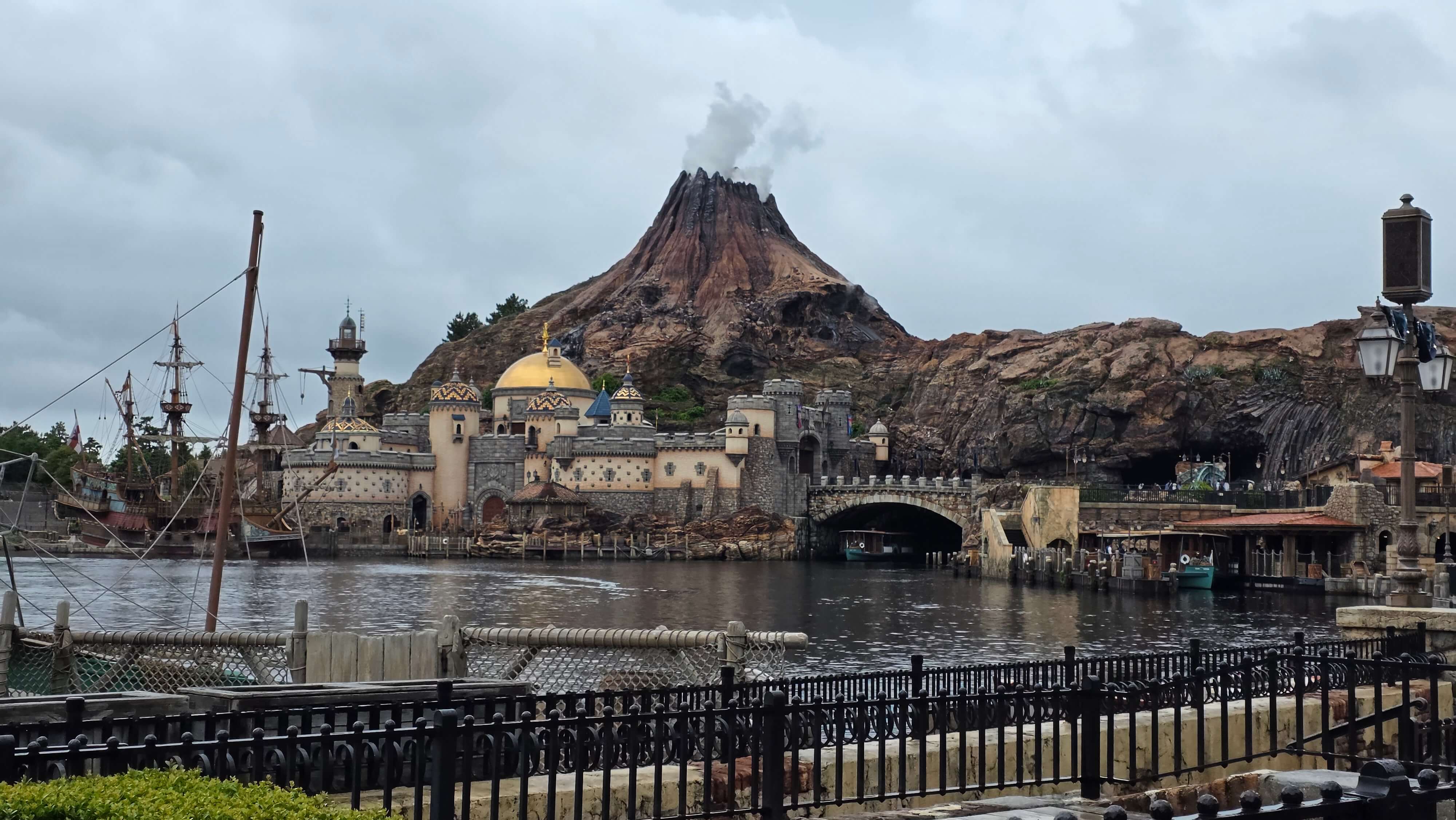 /images/Tokyo/Tokyo%20Disney%20Sea/paysage%20entree.jpg
