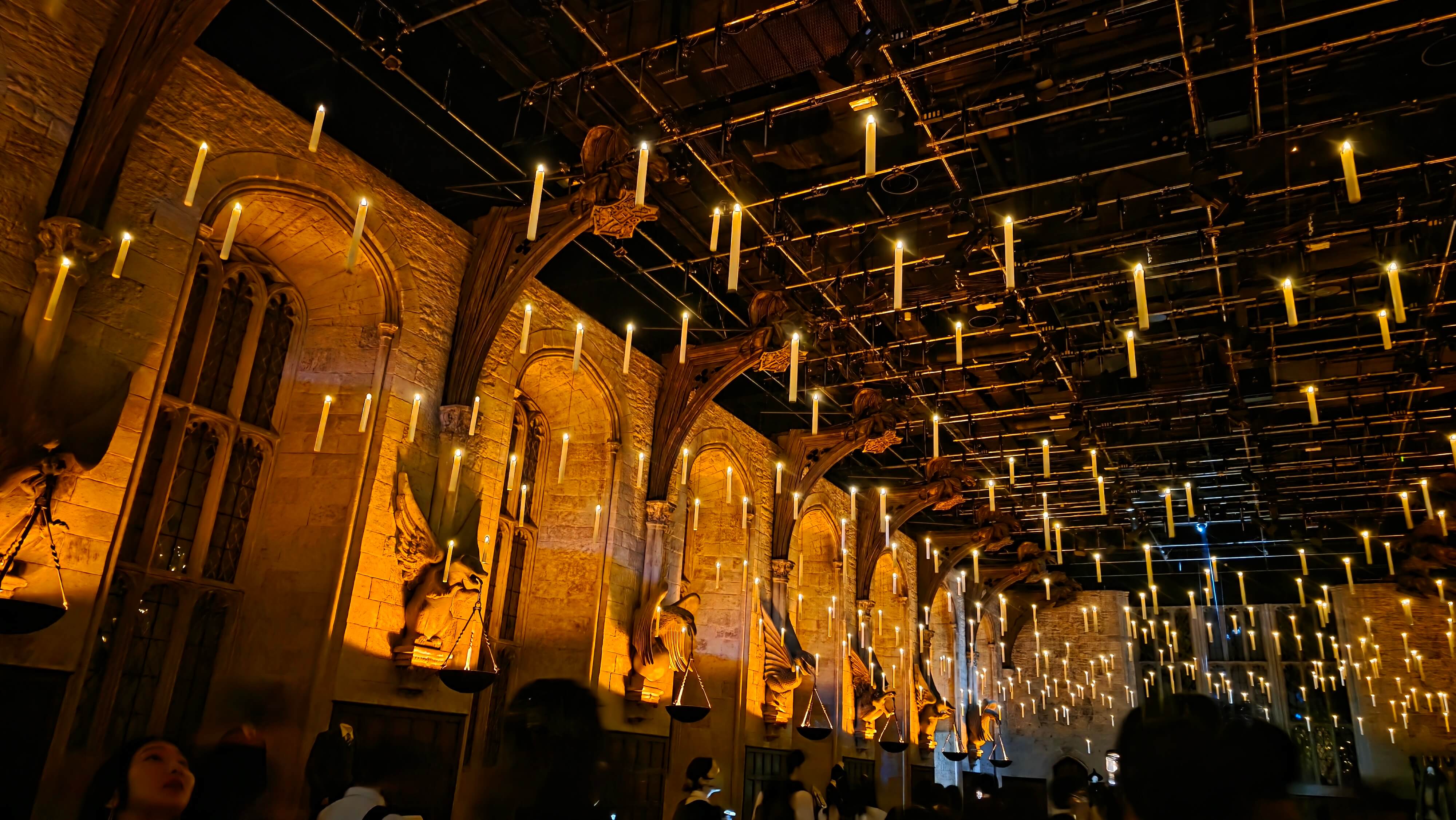 /images/Tokyo/Tokyo%20Shinjuku%203/chandelles.jpg