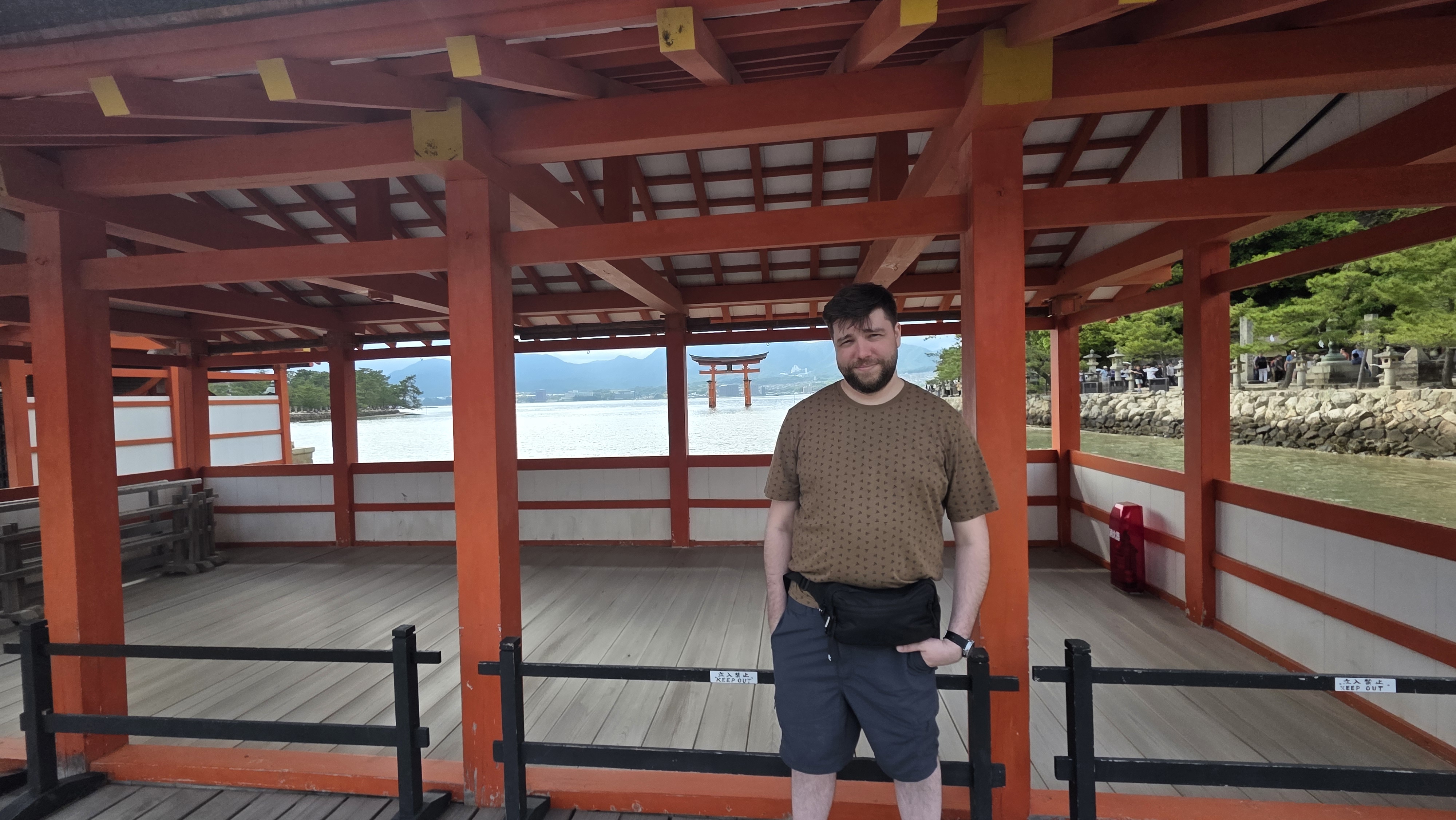 /images/miyajima/Miyajima%20temple%20et%20torii.jpg /images/miyajima/Miyajima%20temple%20et%20torii.jpg